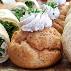 Choux à la crème de lard