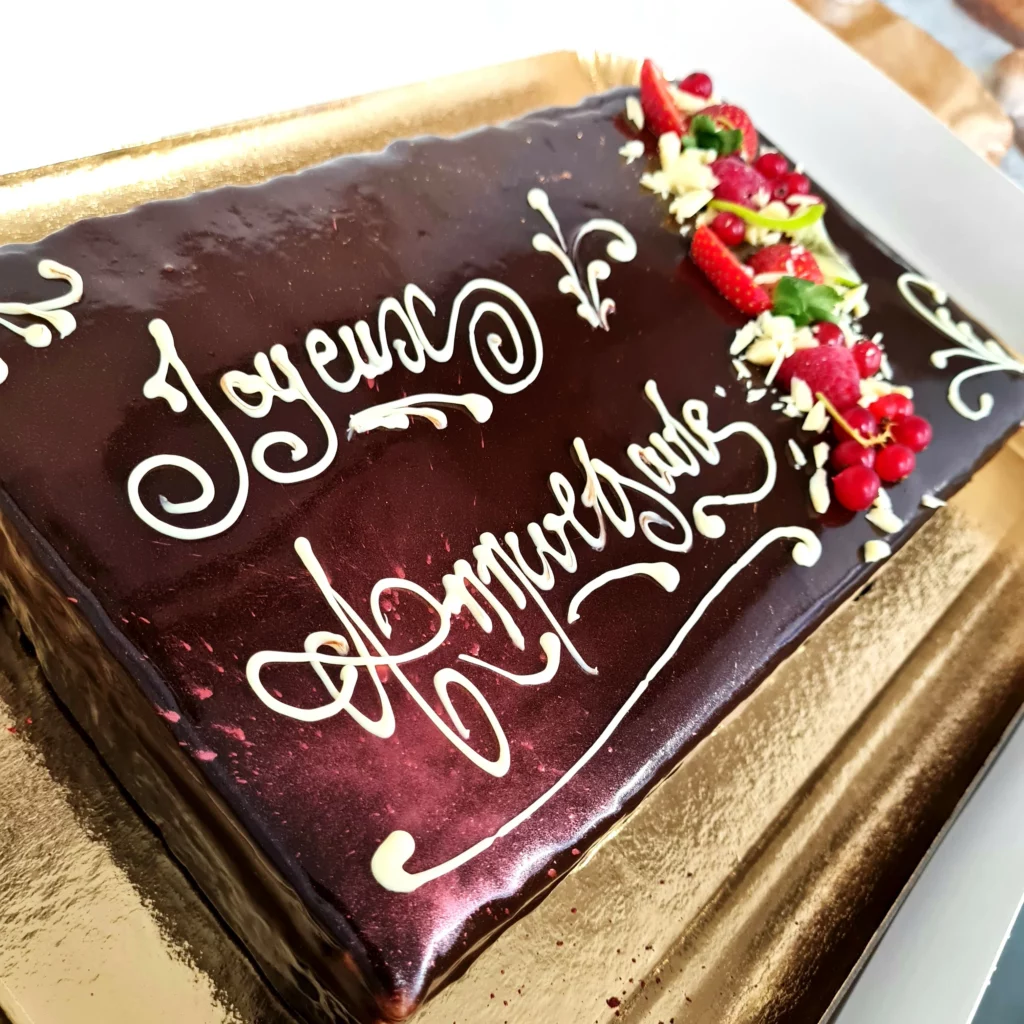 Gâteau entremet au chocolat et au praliné
