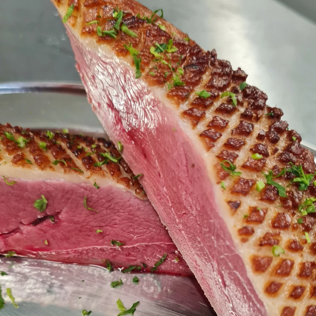 Deux morceaux de magret de canard