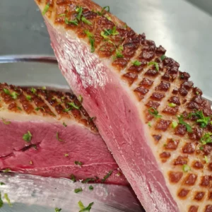 Deux morceaux de magret de canard