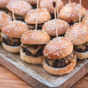 Mini burger au boeuf et au cheddar