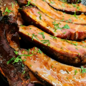Travers de porc que l'on appelle aussi "ribs"