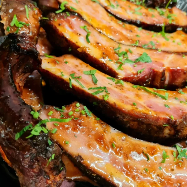 Travers de porc que l'on appelle aussi "ribs"