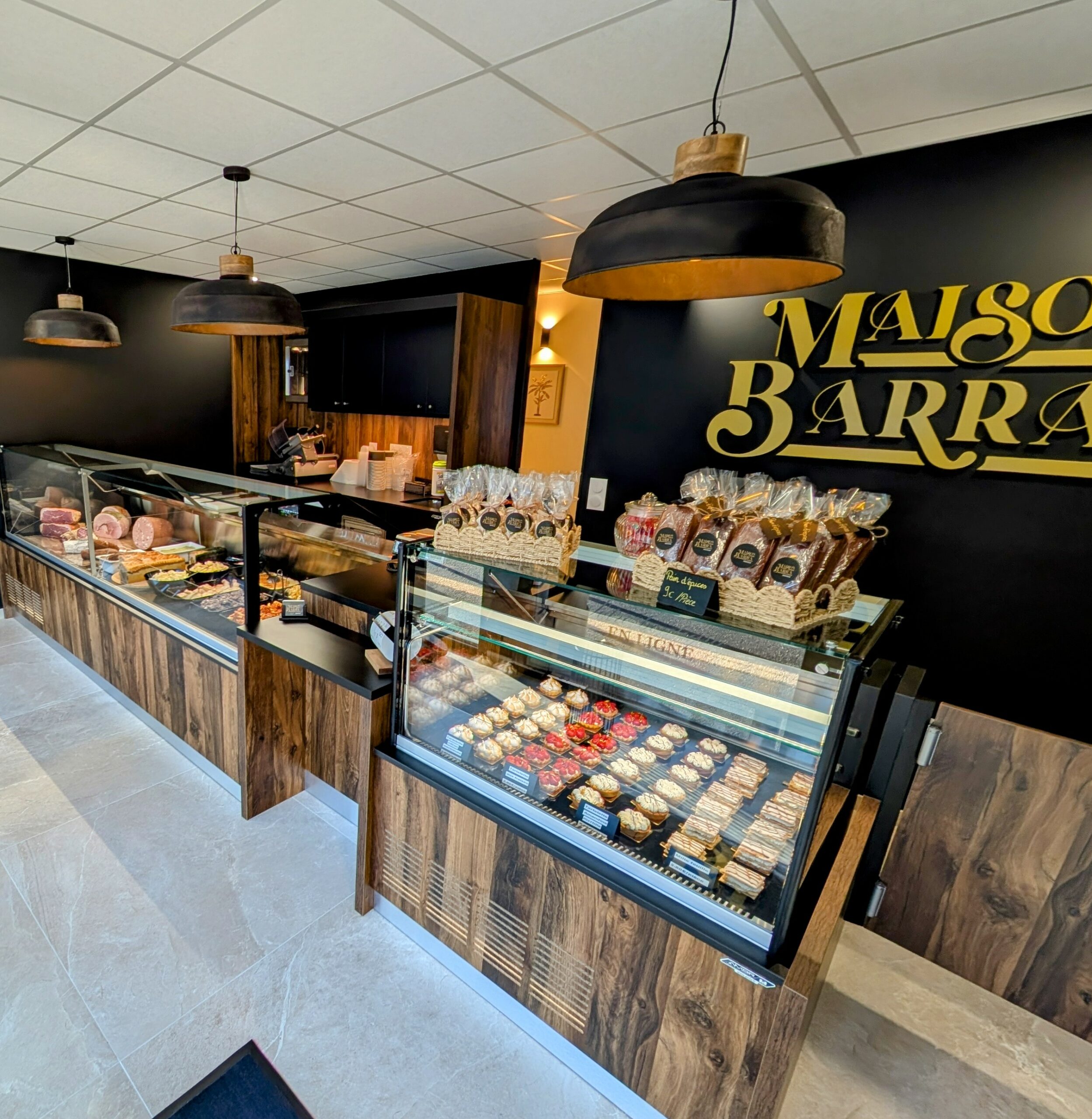 Un magasin à Arc sur Tille